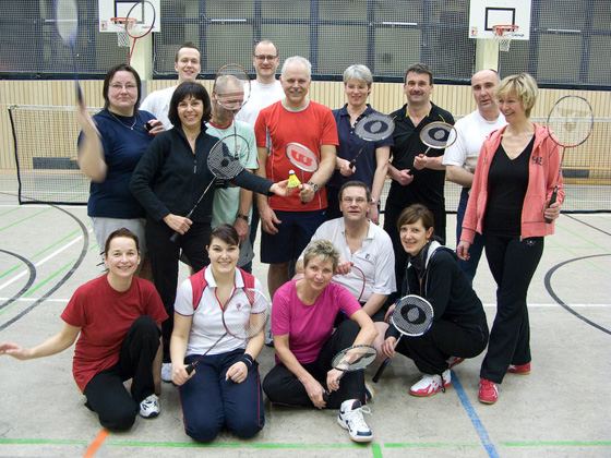 Treptower Sportverein 1949 e.V. - Badminton - Bild 2 - Die Truppe in der Halle Am Lakegrund